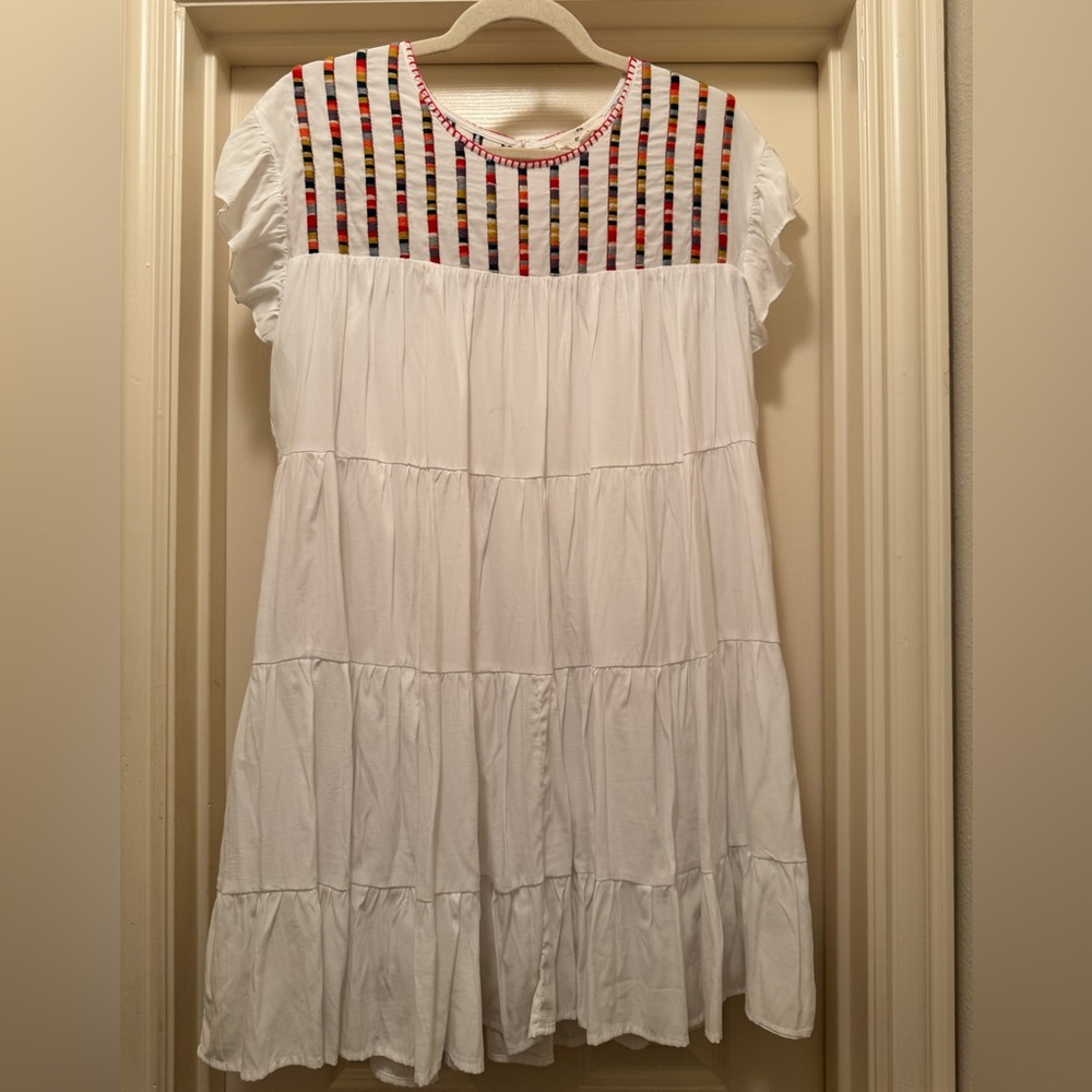 EUC Entro White Embroidered Tiered Mini Dress Size Medium